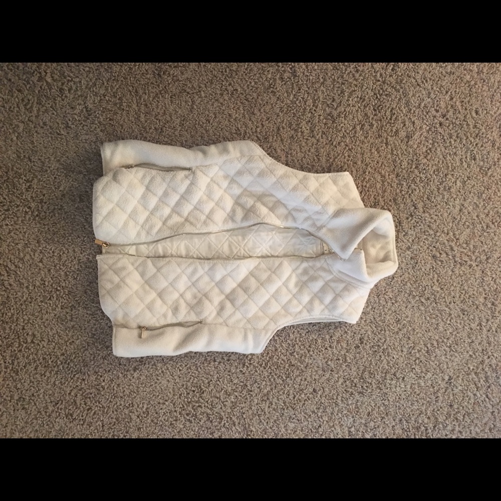 Abercrombie fleece quilted vest.